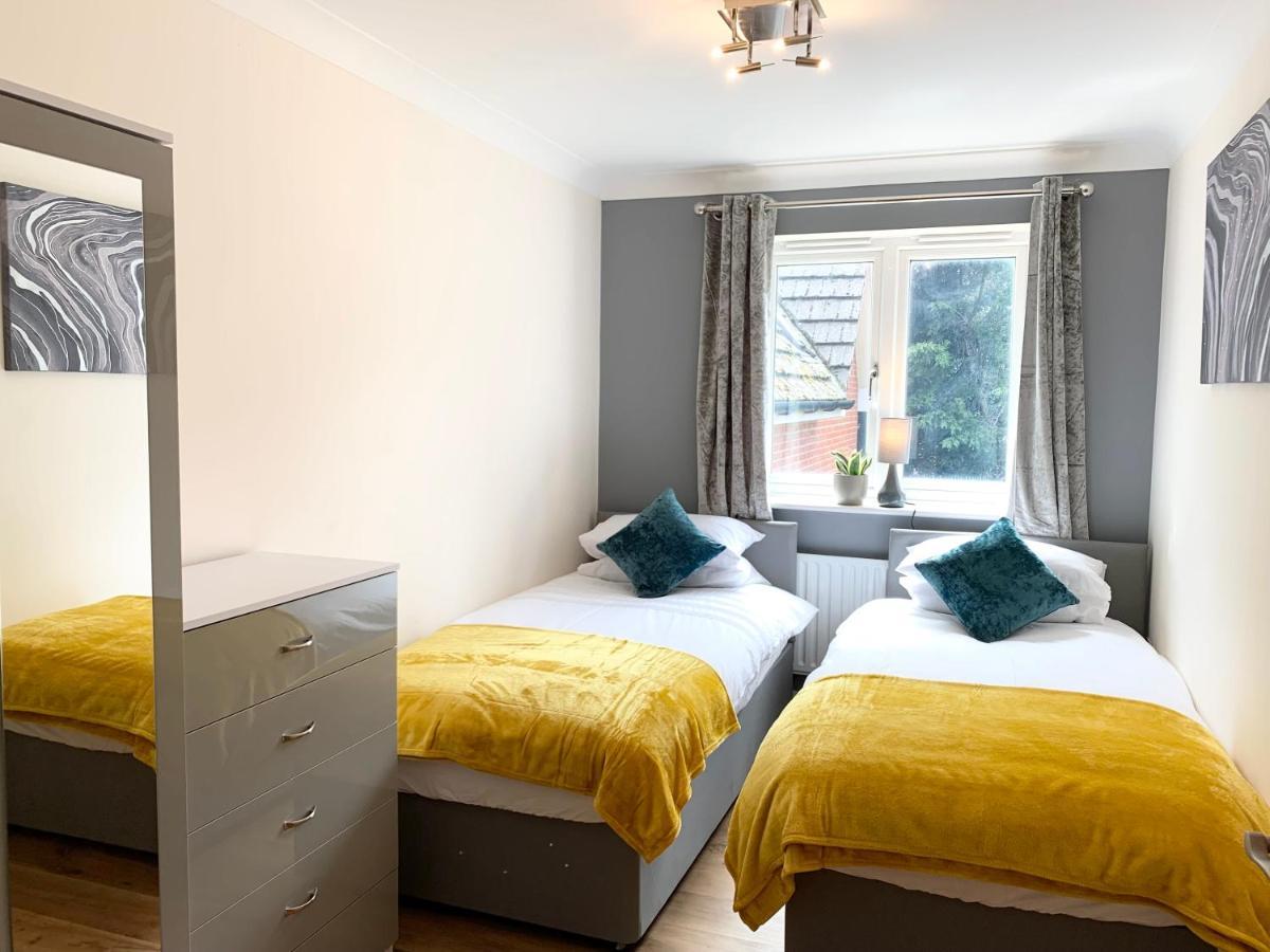 An Entire 2Beds, 2Bathrooms, Free Wifi, Free Parking, Risinghurst, Oxford Exterior foto